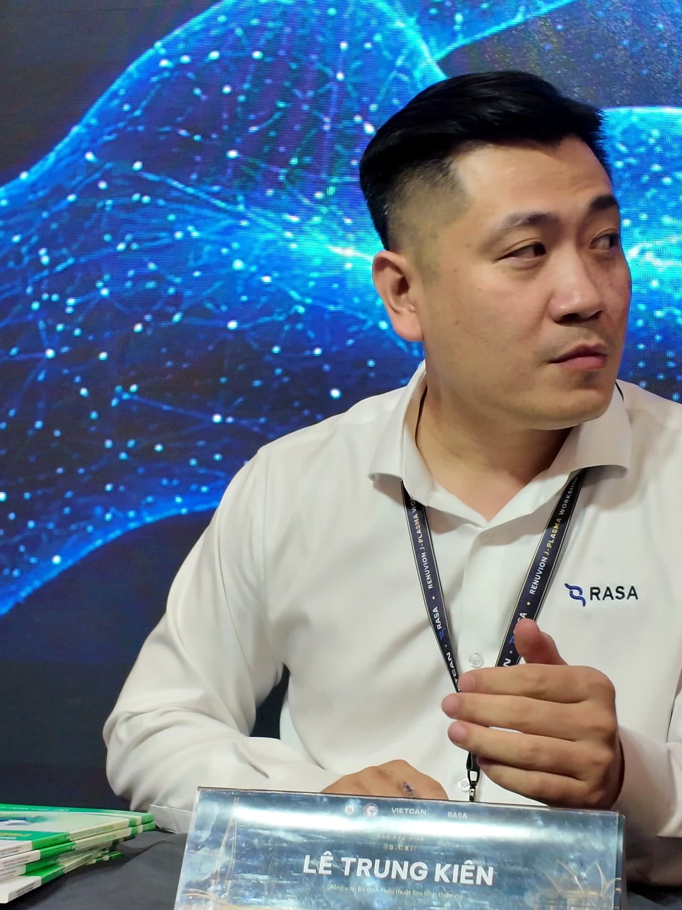 Dr Le Trung Kien at the book-signing table