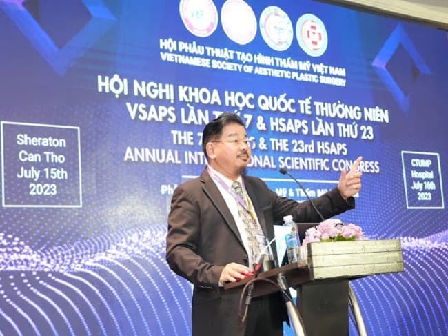 PGS.TS.BS Lê Hành, Chủ tịch VSAPS và HSAPS, phát biểu khai mạc hội nghị