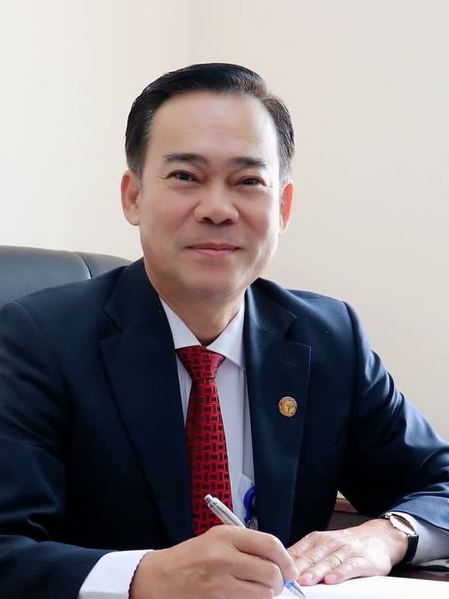 Chân dung PGS.TS.BS Nguyễn Văn Lâm