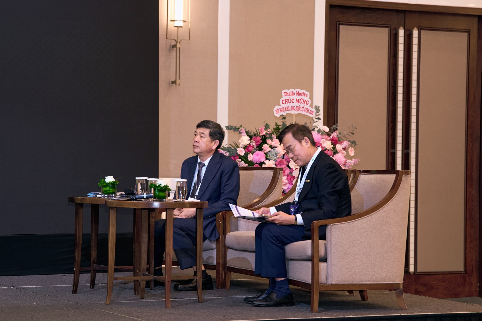 PGS.TS.BS Nguyễn Văn Lâm trên bàn chủ toạ phiên toàn thể mở đầu Hội nghị Khoa học Quốc tế PARS 2026
